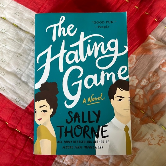 The Hating Game by Sally Thorne - Picture 2 of 3